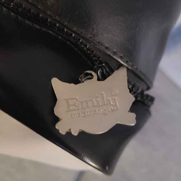 Vintage Emily The Strange Messenger Bag Never Used - Picture 12 of 16